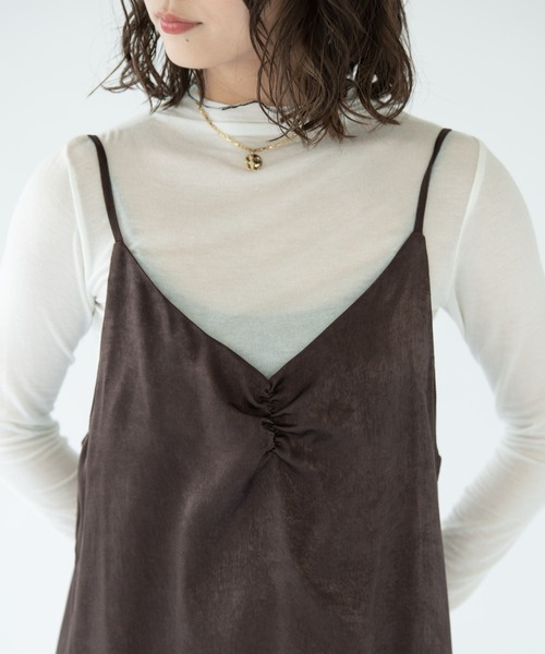 VRIA CHARME(バリアシャルム)の「マットサテンキャミワンピース(ワンピース・レディース・カーキ/ブラウン/ブラック・FREE)」の8枚目の写真