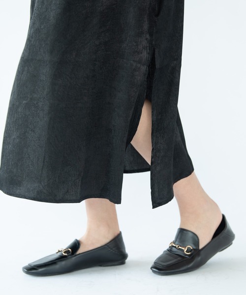 VRIA CHARME(バリアシャルム)の「マットサテンキャミワンピース(ワンピース・レディース・カーキ/ブラウン/ブラック・FREE)」の21枚目の写真