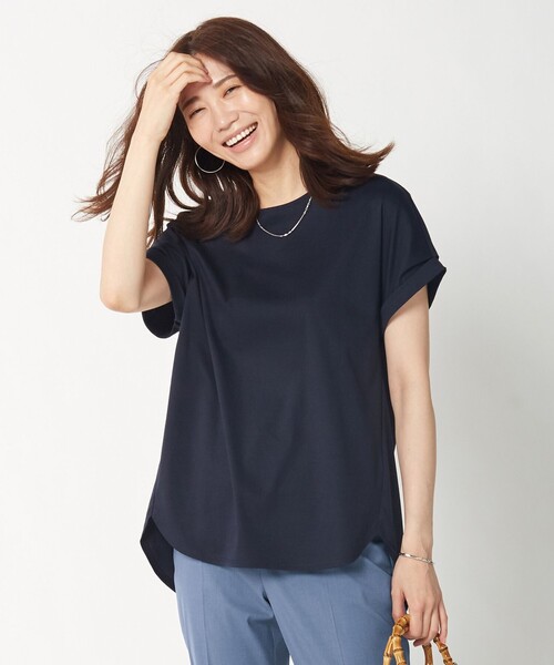 J.PRESS(ジェイプレス)の「【UVケア・消臭効果・接触冷感】コンパクトコットンスムース ラウンドヘム カットソー(Tシャツ/カットソー・レディース・ホワイト系/ホワイト系1/ブラック系/ダークブラウン系/ベージュ系/ネイビー系・MEDIUM/LARGE)」の6枚目の写真