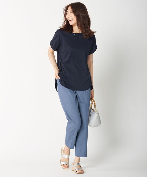 J.PRESS(ジェイプレス)の「【UVケア・消臭効果・接触冷感】コンパクトコットンスムース ラウンドヘム カットソー(Tシャツ/カットソー・レディース・ホワイト系/ホワイト系1/ブラック系/ダークブラウン系/ベージュ系/ネイビー系・MEDIUM/LARGE)」の15枚目の写真