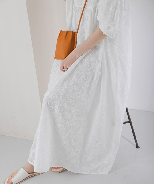 KBF（ケイビーエフ）の「刺繍ギャザーボリュームワンピース（ワンピース・レディース・ブラック/ベージュ/オフホワイト/ブルー・ONE）」の15枚目の写真