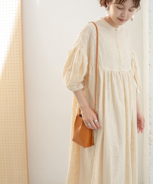 KBF（ケイビーエフ）の「刺繍ギャザーボリュームワンピース（ワンピース・レディース・ブラック/ベージュ/オフホワイト/ブルー・ONE）」の20枚目の写真