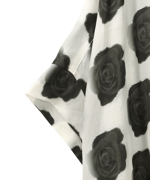 ZUCCa（ズッカ）の「とんだ林蘭×ZUCCa ROSE/シャツ（シャツ/ブラウス・レディース・ブラック・M size）」の2枚目の写真