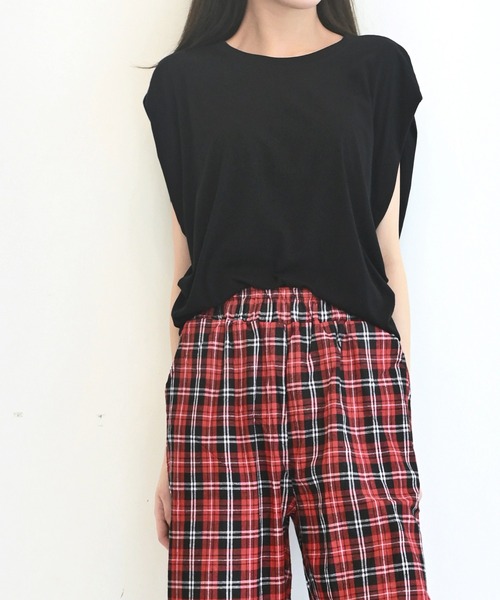 me+em select(ミームセレクト)の「ドルマンオーバーシルエットトップス(Tシャツ/カットソー・レディース・ブラック/ベージュ/カーキ/アイボリー/クリーム・FREE)」の18枚目の写真