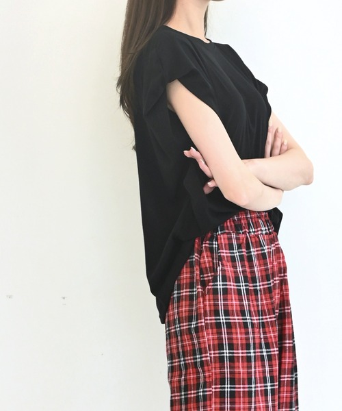 me+em select(ミームセレクト)の「ドルマンオーバーシルエットトップス(Tシャツ/カットソー・レディース・ブラック/ベージュ/カーキ/アイボリー/クリーム・FREE)」の21枚目の写真