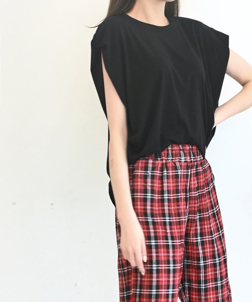 me+em select(ミームセレクト)の「ドルマンオーバーシルエットトップス(Tシャツ/カットソー・レディース・ブラック/ベージュ/カーキ/アイボリー/クリーム・FREE)」の22枚目の写真