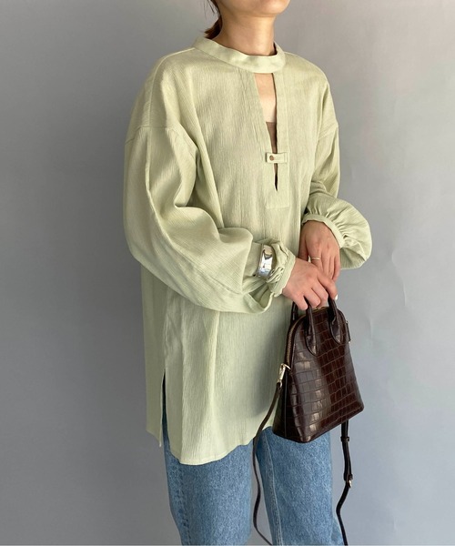 BE NEAT（ビーニート）の「2WAYスタンドカラールーズシャツ（シャツ/ブラウス・レディース・ベージュ/ミント・M）」の3枚目の写真