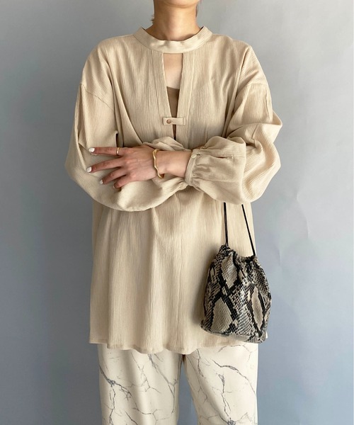 BE NEAT（ビーニート）の「2WAYスタンドカラールーズシャツ（シャツ/ブラウス・レディース・ベージュ/ミント・M）」の4枚目の写真