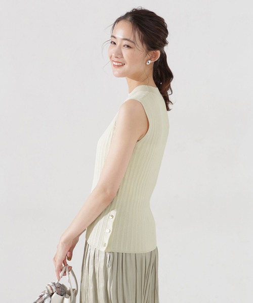 NANO universe（ナノユニバース）の「ハイネックマルチリブニット ノースリーブ（ニット/セーター・レディース・ブラック/ピンク/アイボリー・38/36）」の4枚目の写真