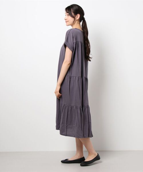 Samansa Mos2(サマンサ モスモス)の「後ろティアードカットワンピース(ワンピース・レディース・ベージュ/パープル/ブラウン/ミント/チャコール・フリ-)」の6枚目の写真
