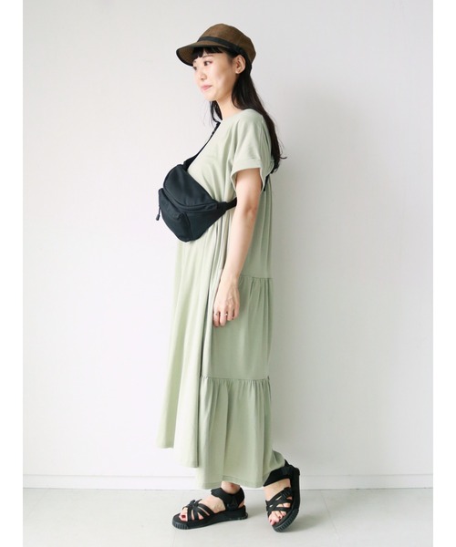 Samansa Mos2(サマンサ モスモス)の「後ろティアードカットワンピース(ワンピース・レディース・ベージュ/パープル/ブラウン/ミント/チャコール・フリ-)」の4枚目の写真