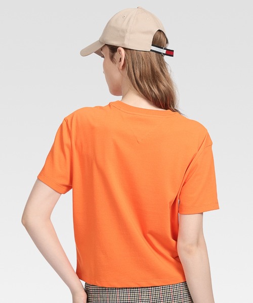 tommy jeans（トミー ジーンズ）の「バッジロゴTシャツ（Tシャツ/カットソー・メンズ・ネイビー/オレンジ/ホワイト/ブラック/ベージュ/カーキ/レッド・LARGE/MEDIUM/SMALL/X-SMALL）」の8枚目の写真