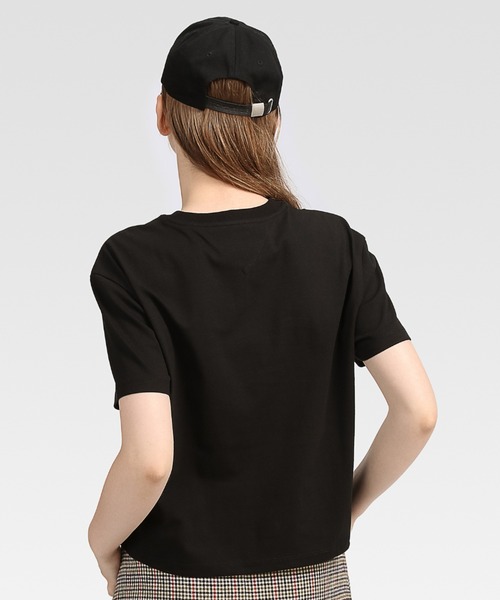 tommy jeans（トミー ジーンズ）の「バッジロゴTシャツ（Tシャツ/カットソー・メンズ・ネイビー/オレンジ/ホワイト/ブラック/ベージュ/カーキ/レッド・LARGE/MEDIUM/SMALL/X-SMALL）」の18枚目の写真