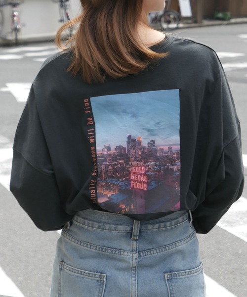 CORNERS（コーナーズ）の「City Photo　BIGTee（Tシャツ/カットソー・レディース・オフホワイト/グリーン/オートミール/スミクロ・FREE）」の3枚目の写真