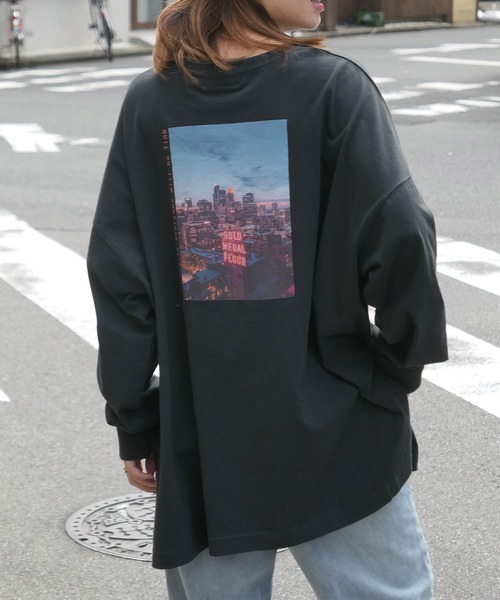 CORNERS（コーナーズ）の「City Photo　BIGTee（Tシャツ/カットソー・レディース・オフホワイト/グリーン/オートミール/スミクロ・FREE）」の8枚目の写真