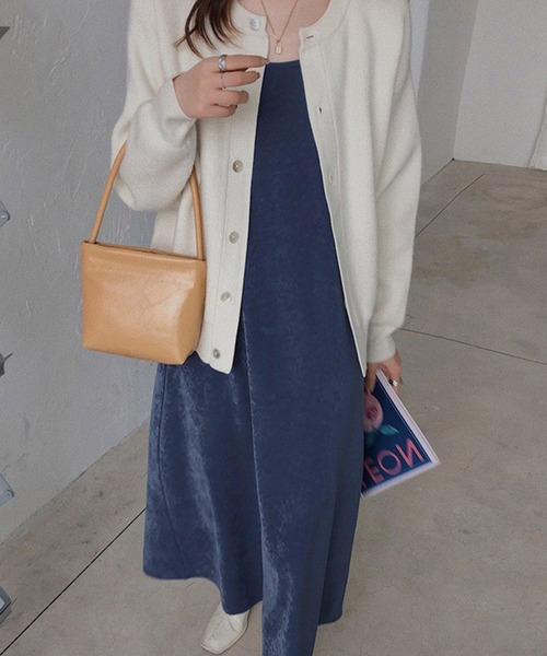 AMOUR BOX(アムールボックス)の「ラウンドネックニットカーディガン(カーディガン/ボレロ・レディース・ブラック/クリーム/ブルー/グリーン/ピンク・FREE)」の20枚目の写真