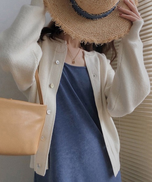 AMOUR BOX(アムールボックス)の「ラウンドネックニットカーディガン(カーディガン/ボレロ・レディース・ブラック/クリーム/ブルー/グリーン/ピンク・FREE)」の17枚目の写真