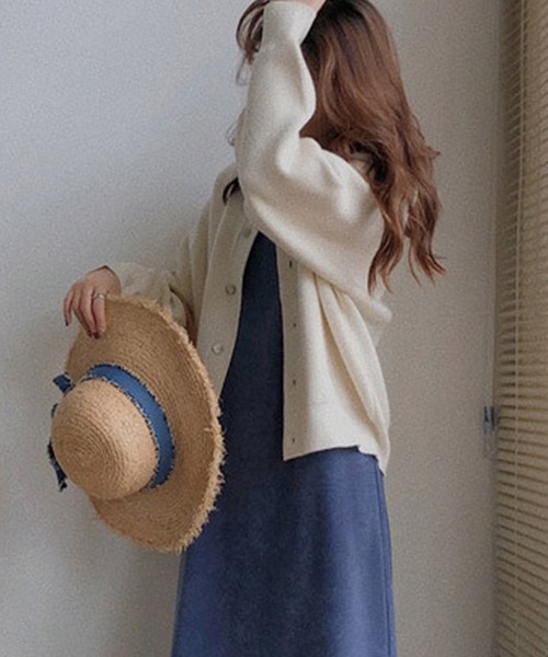 AMOUR BOX(アムールボックス)の「ラウンドネックニットカーディガン(カーディガン/ボレロ・レディース・ブラック/クリーム/ブルー/グリーン/ピンク・FREE)」の14枚目の写真