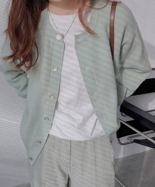 AMOUR BOX(アムールボックス)の「ラウンドネックニットカーディガン(カーディガン/ボレロ・レディース・ブラック/クリーム/ブルー/グリーン/ピンク・FREE)」の12枚目の写真