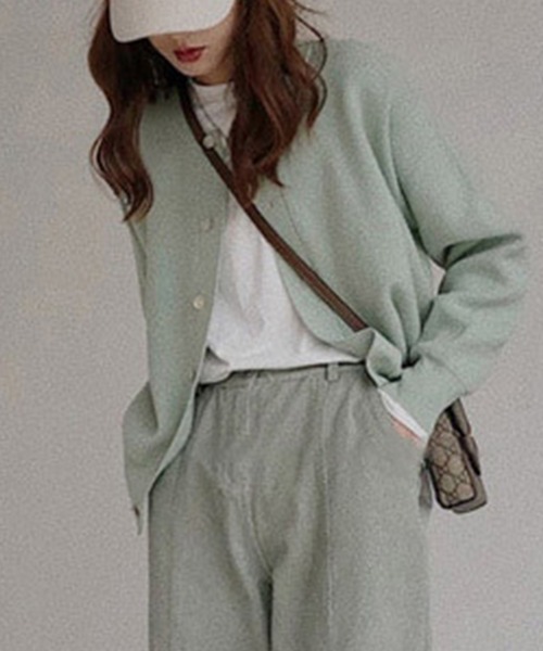 AMOUR BOX(アムールボックス)の「ラウンドネックニットカーディガン(カーディガン/ボレロ・レディース・ブラック/クリーム/ブルー/グリーン/ピンク・FREE)」の13枚目の写真