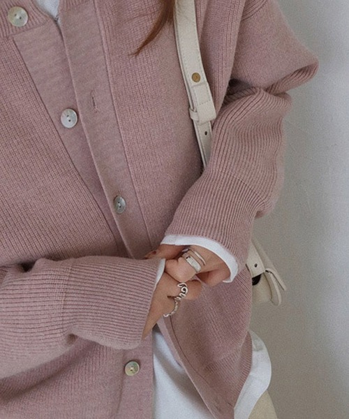 AMOUR BOX(アムールボックス)の「ラウンドネックニットカーディガン(カーディガン/ボレロ・レディース・ブラック/クリーム/ブルー/グリーン/ピンク・FREE)」の8枚目の写真