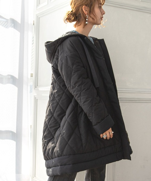rectangle（レクタングル）の「フレアキルティングコート（ダウンジャケット/コート・レディース・アイボリー/ブラック・FREE）」の2枚目の写真