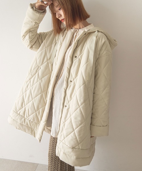 rectangle（レクタングル）の「フレアキルティングコート（ダウンジャケット/コート・レディース・アイボリー/ブラック・FREE）」の3枚目の写真