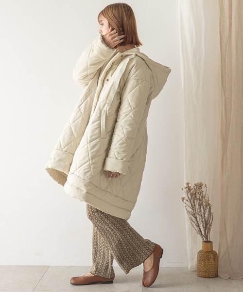 rectangle（レクタングル）の「フレアキルティングコート（ダウンジャケット/コート・レディース・アイボリー/ブラック・FREE）」の6枚目の写真