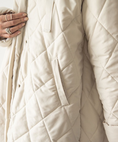rectangle（レクタングル）の「フレアキルティングコート（ダウンジャケット/コート・レディース・アイボリー/ブラック・FREE）」の16枚目の写真