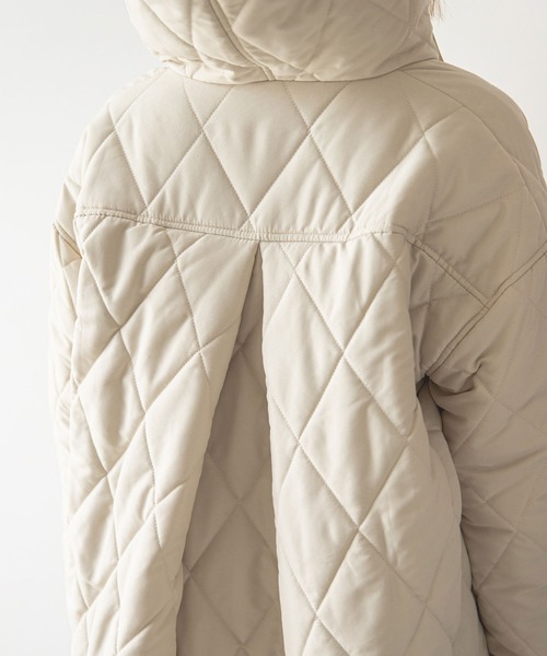 rectangle（レクタングル）の「フレアキルティングコート（ダウンジャケット/コート・レディース・アイボリー/ブラック・FREE）」の18枚目の写真