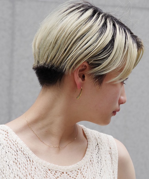 Taaii(ターイ)の「Taaii : STAINLESS DROP PIERCE (LARGE) / ステンレス ドロップピアス (ラージ)(ピアス(両耳用)・レディース・ゴールド/シルバー・ONE SIZE)」の5枚目の写真