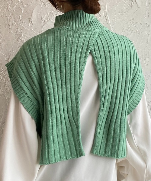 She's Closet（シーズクローゼット）の「前後2wayバッククロスショート丈ハイネックリブニットベスト（ベスト・レディース・ブラック/ベージュ/ブラウン/ダークパープル/ライトベージュ/ブルー/グリーン/アイボリー/グリーン系その他/パープル/レッド/オリーブ/グレイッシュベージュ・FREE）」の9枚目の写真