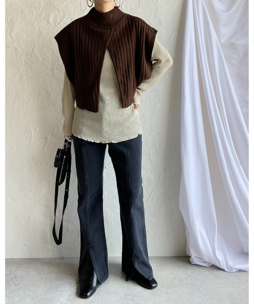 She's Closet（シーズクローゼット）の「前後2wayバッククロスショート丈ハイネックリブニットベスト（ベスト・レディース・ブラック/ベージュ/ブラウン/ダークパープル/ライトベージュ/ブルー/グリーン/アイボリー/グリーン系その他/パープル/レッド/オリーブ/グレイッシュベージュ・FREE）」の21枚目の写真