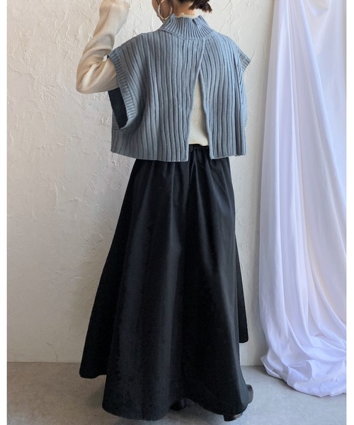 She's Closet（シーズクローゼット）の「前後2wayバッククロスショート丈ハイネックリブニットベスト（ベスト・レディース・ブラック/ベージュ/ブラウン/ダークパープル/ライトベージュ/ブルー/グリーン/アイボリー/グリーン系その他/パープル/レッド/オリーブ/グレイッシュベージュ・FREE）」の22枚目の写真