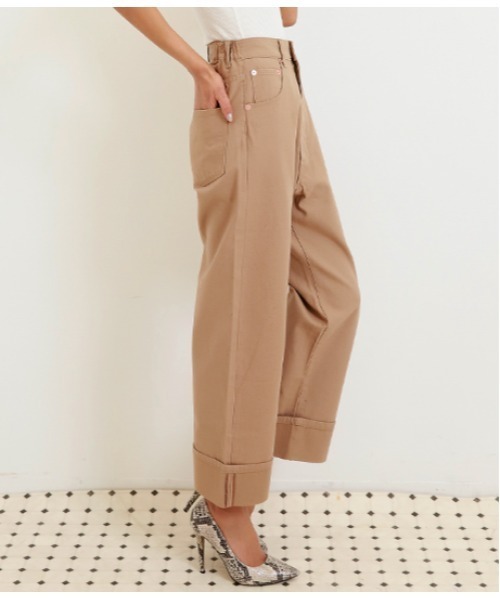 Alluge(アルージュ)の「ハイウエスト太ストレートパンツ(その他パンツ・レディース・ベージュ・M)」の5枚目の写真