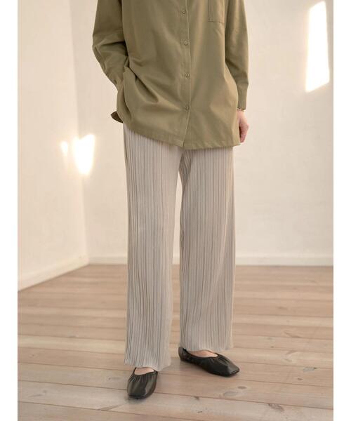 earth music&ecology（アースミュージックアンドエコロジー）の「ベロアプリーツパンツ*（その他パンツ・レディース・ベージュ/ブラウン/サックスブルー/ブラック・FREE）」の6枚目の写真