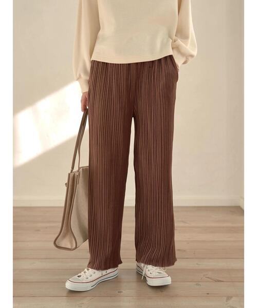 earth music&ecology（アースミュージックアンドエコロジー）の「ベロアプリーツパンツ*（その他パンツ・レディース・ベージュ/ブラウン/サックスブルー/ブラック・FREE）」の14枚目の写真