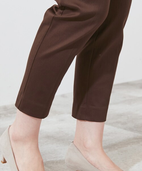 SHOO・LA・RUE（シューラルー）の「◆【S-LL/股下短め】サテン裏起毛スティック（その他パンツ・レディース・ブラック/サンドベージュ/ダークグリーン/アイボリー/ダークブラウン・01/02/04/03）」の8枚目の写真