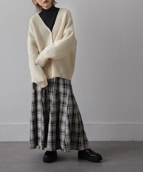 Chillfar（チルファー）の「カラーボリュームニットカーディガン（カーディガン/ボレロ・レディース・ブラック/オレンジ/ブルー/グリーン/アイボリー/マスタード・FREE）」の12枚目の写真