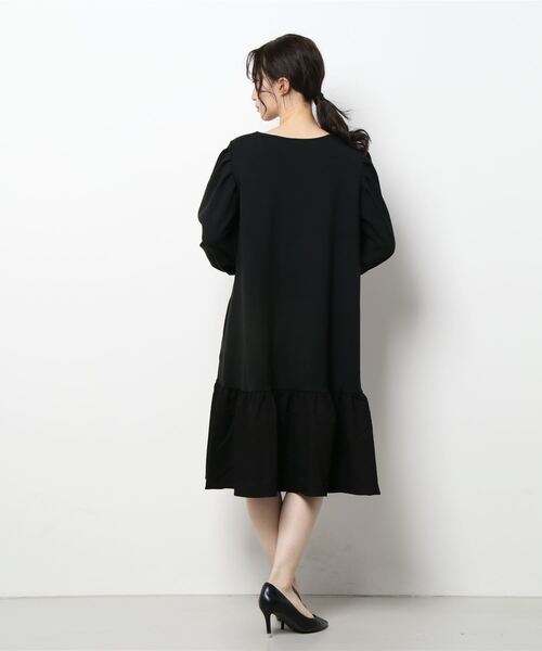 PICCIN(ピッチン)の「袖タック裾切替えワンピース(ワンピース・レディース・ブラック/ネイビー・M)」の4枚目の写真
