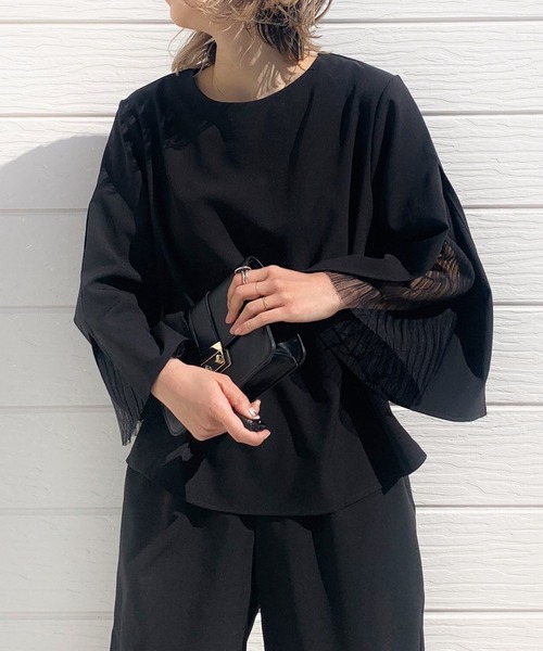 Q（キュー）の「レーシースリーブブラウス（シャツ/ブラウス・レディース・ブラック/カリビアンブルー・MEDIUM）」の2枚目の写真