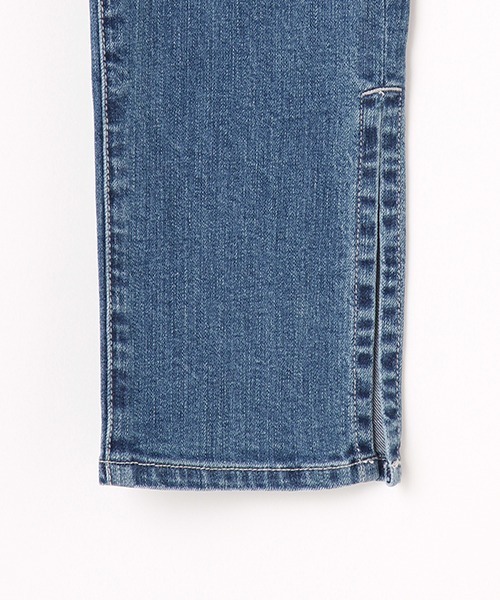 by LOVEiT（バイラビット）の「裾スリットデニム（デニムパンツ・キッズ・サックスブルー/ブルー・150cm/130cm/160cm/140cm/120cm）」の6枚目の写真