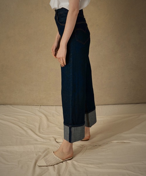 Levi's（リーバイス）の「Levi's(R) RED HIGH LOOSE CUFFED DARK BLUE RINSE（デニムパンツ・レディース・ブルー・27inch/25inch/24inch/26inch/30inch/29inch/23inch/28inch）」の13枚目の写真