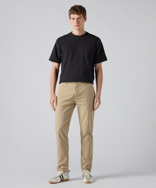 Levi's（リーバイス）の「Levi's/リーバイス XX CHINO スタンダードテーパード（チノパンツ・メンズ・ベージュ・W28 L32/W29 L32/W30 L32/W31 L32/W32 L32/W33 L32/W34 L32/W36 L32）」の2枚目の写真