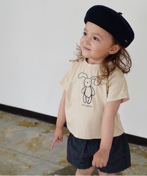 quoti use fith（クゥオティ　ユース　フィス）の「ベーシック天竺 ユルウサプリント 半袖Tシャツ（Tシャツ/カットソー・キッズ・チャコールグレー/ホワイト/ベージュ/ブルー・120/100/80/130/110/90）」の3枚目の写真