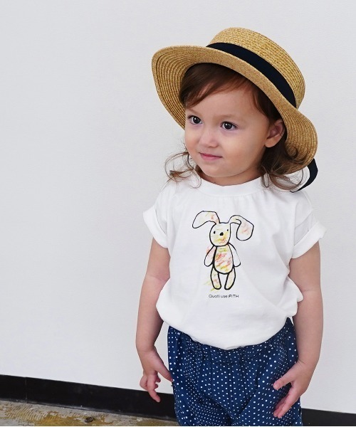 quoti use fith（クゥオティ　ユース　フィス）の「ベーシック天竺 ユルウサプリント 半袖Tシャツ（Tシャツ/カットソー・キッズ・チャコールグレー/ホワイト/ベージュ/ブルー・120/100/80/130/110/90）」の2枚目の写真