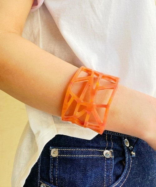 tone（トーン）の「【KuKuLu TOKYO】checkered pattern bangle（バングル/リストバンド・レディース・ホワイト/パープル/ピンク/オレンジ/ブルー/グリーン・FREE）」の6枚目の写真