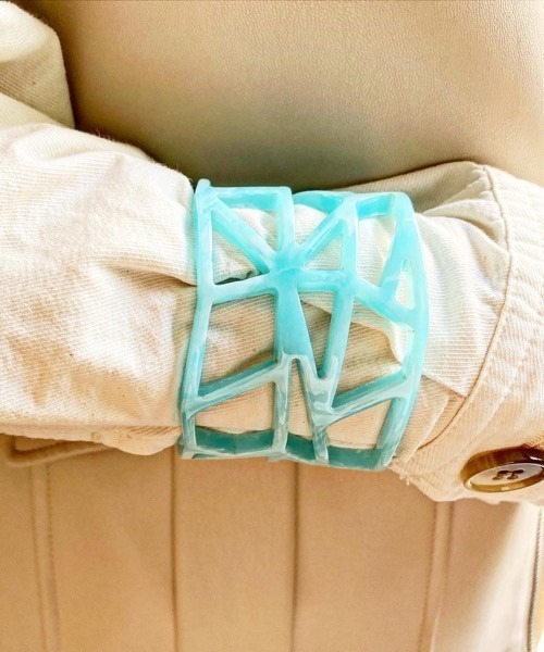 tone（トーン）の「【KuKuLu TOKYO】checkered pattern bangle（バングル/リストバンド・レディース・ホワイト/パープル/ピンク/オレンジ/ブルー/グリーン・FREE）」の4枚目の写真