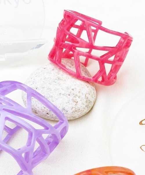 tone（トーン）の「【KuKuLu TOKYO】checkered pattern bangle（バングル/リストバンド・レディース・ホワイト/パープル/ピンク/オレンジ/ブルー/グリーン・FREE）」の15枚目の写真