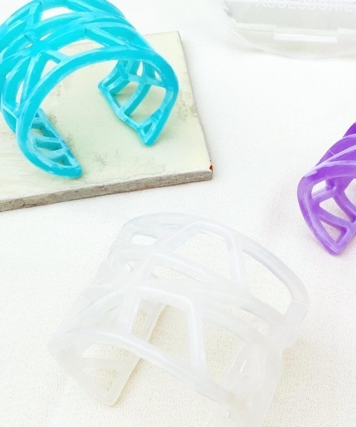 tone（トーン）の「【KuKuLu TOKYO】checkered pattern bangle（バングル/リストバンド・レディース・ホワイト/パープル/ピンク/オレンジ/ブルー/グリーン・FREE）」の14枚目の写真